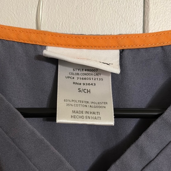 SCRUBS - Picture 5 of 6